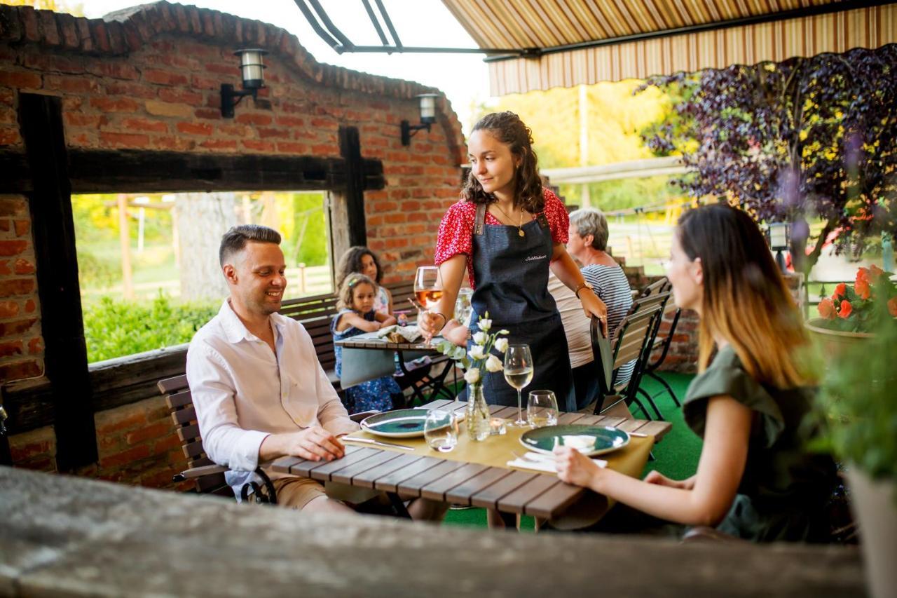 Hotel Vineyard Inn - Szoloskert Нагиканиша Екстериор снимка