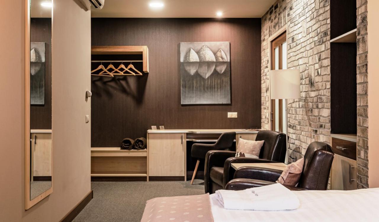 Hotel Vineyard Inn - Szoloskert Нагиканиша Екстериор снимка