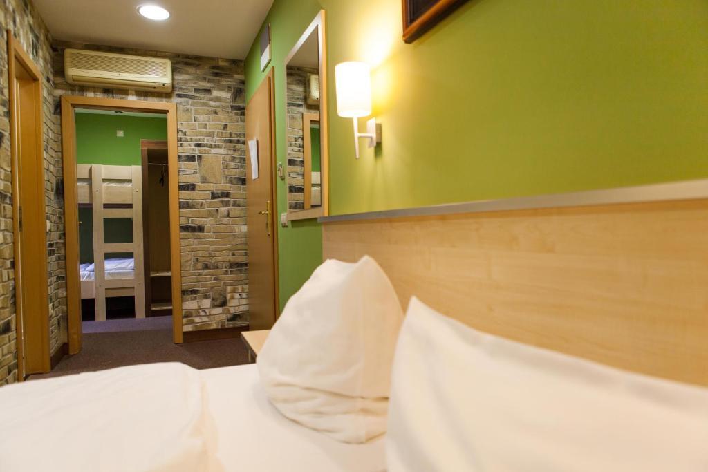 Hotel Vineyard Inn - Szoloskert Нагиканиша Стая снимка