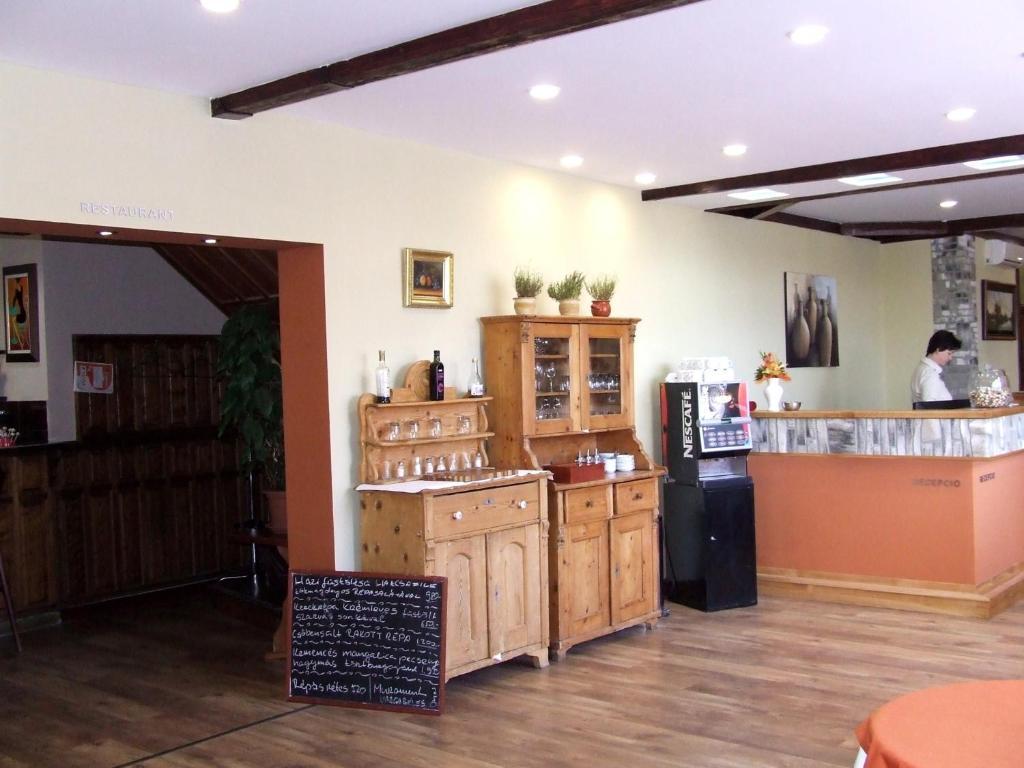 Hotel Vineyard Inn - Szoloskert Нагиканиша Екстериор снимка
